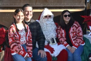 Elderhelp - Arvizu Family and Santa