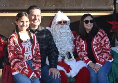 Elderhelp - Arvizu Family and Santa