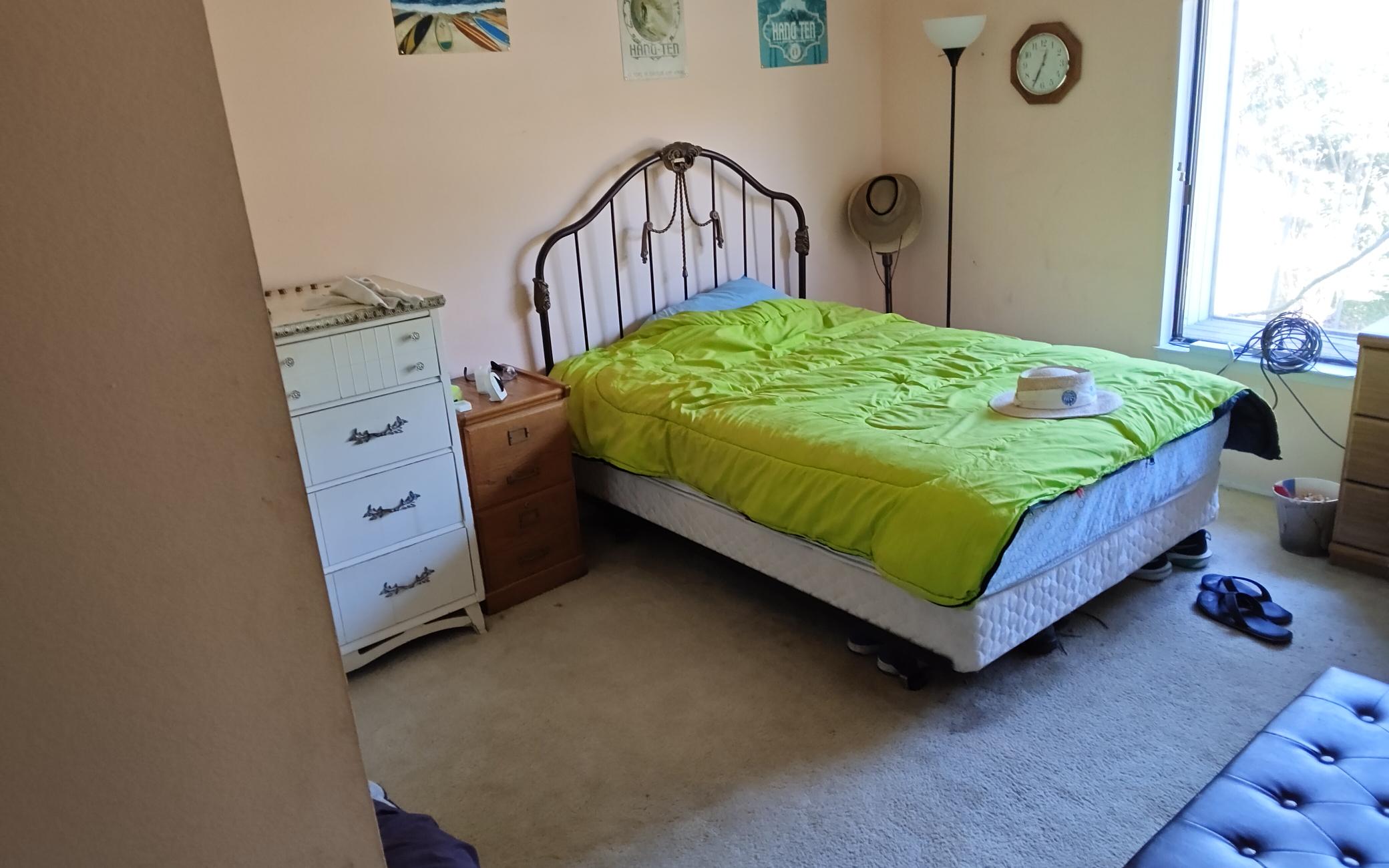 Elderhelp - BW bedroom